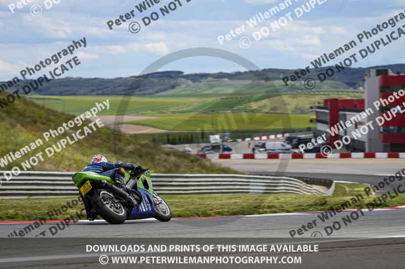 cadwell no limits trackday;cadwell park;cadwell park photographs;cadwell trackday photographs;enduro digital images;event digital images;eventdigitalimages;navarra;no limits trackdays;peter wileman photography;racing digital images;trackday digital images;trackday photos